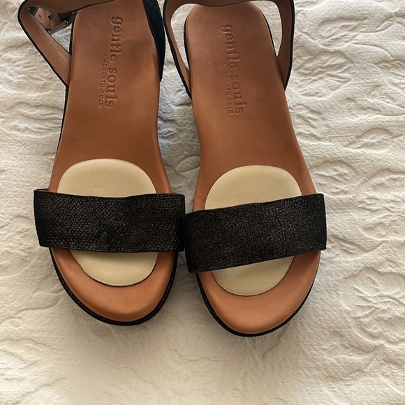 Sandals By Gentle Souls by Kenneth Cole - Picture 4 of 5